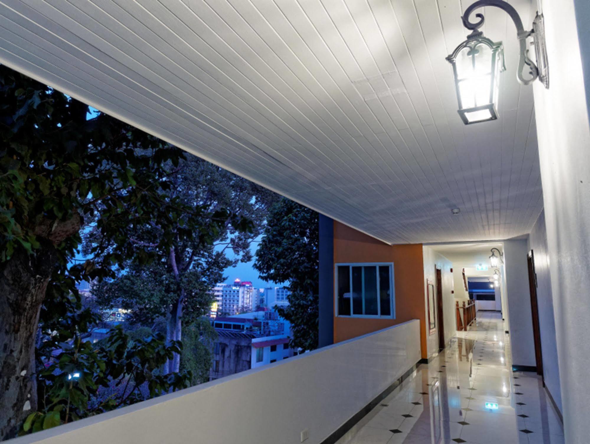 Pattaya Blue Sky Hotell Eksteriør bilde