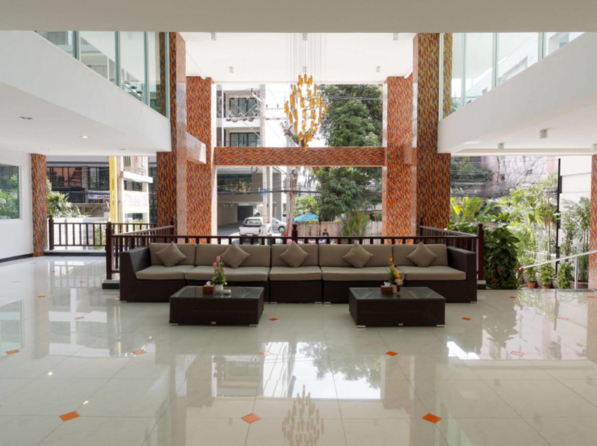 Pattaya Blue Sky Hotell Eksteriør bilde
